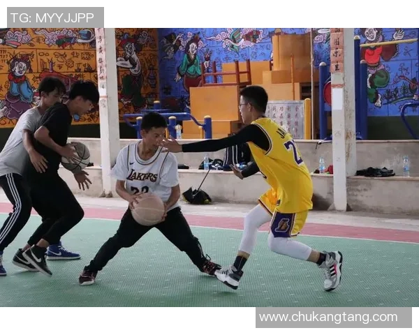 余嘉豪的成长之路与篮球梦想的追逐历程分析